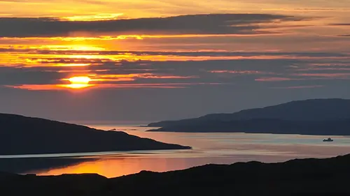 Luskentyre & Taransay sunset post image