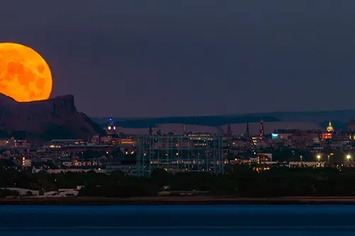 Panorama - Edinburgh Full moon post image
